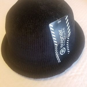 NWT Black Isotoner Chinelle Hat